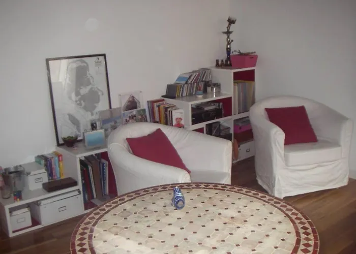 Dans Le Marais Avec Terrasse *